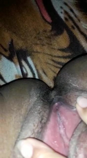 Mi amiga la nica tocandose