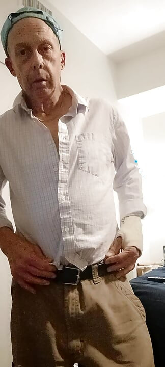 I Find It's Important To Show My Face And Full Frontal While Admitting To A Tiny Cock