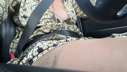 Heiße elegante stiefmutter geht geil ins büro