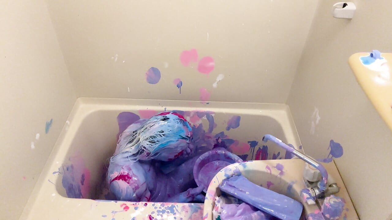 WET&MESSY Messy Play: Covered in Paint by a Boy 2