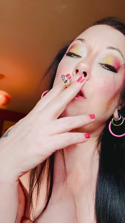 Just A Quick Cigarette With Tina Snua - Drifting OMI OME Snap Inhales Smoking