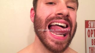 혀 페티쉬 - 혀 핥기 비디오 1