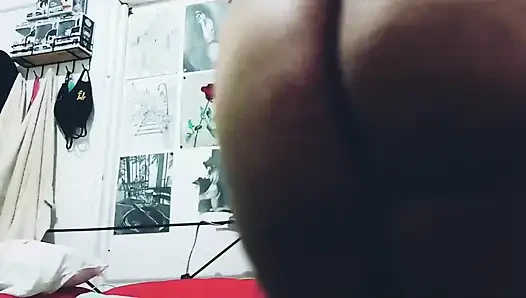 Tanga ile götünü gösteren tombul kızın derlemesi