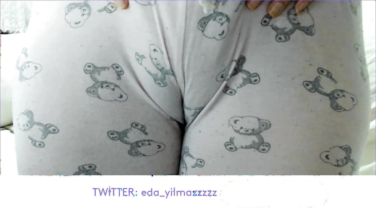 CAMELTOE- SWOLLEN PUSSY- PUSSY IN PAJAMAS