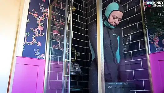 Misi Lengkap Wetsuit Decontamination Drill dengan Agent Lucy