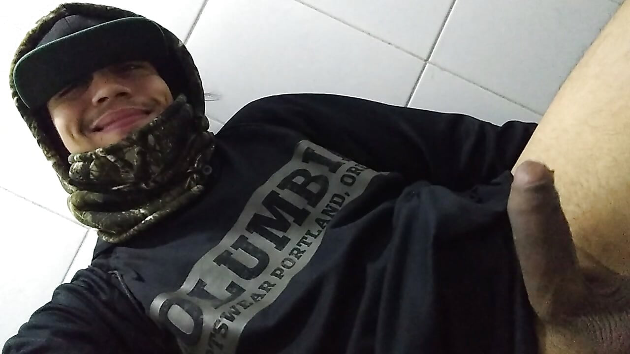 เต็มไปด้วยนมในห้องน้ํา