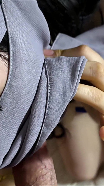 Yeni Suudi porno seksi karım büyük bir penisi seviyor