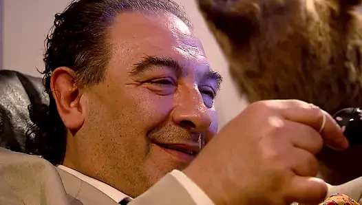 Kızıl Saçlı Tarra White Vahşice Büyük Yarağı Emiyor Ve Biniyor