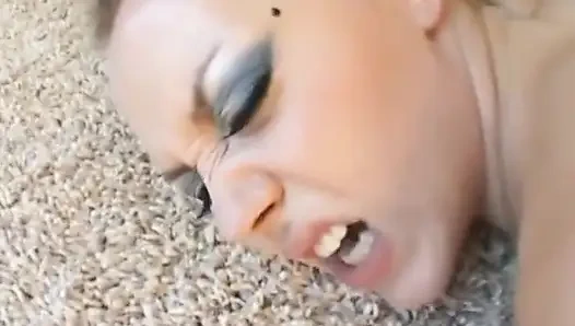 Pantat bahenol cewek ini dientot habis-habisan sampai dia crot di dalam