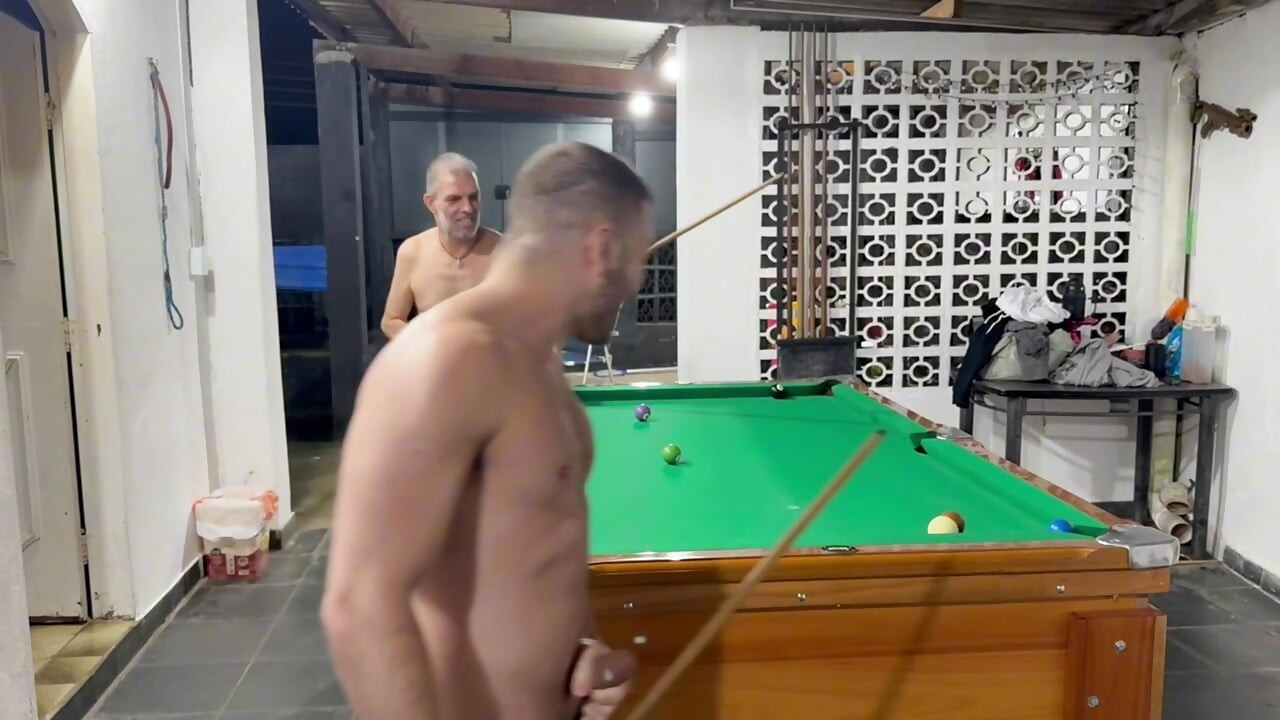 Sr Carmona and Victor Ferraz playing naked billiards