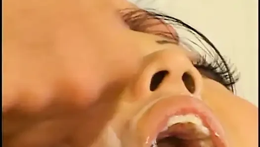 Memek sempit gadis asia dengan toket besar yang aduhai dientot habis-habisan