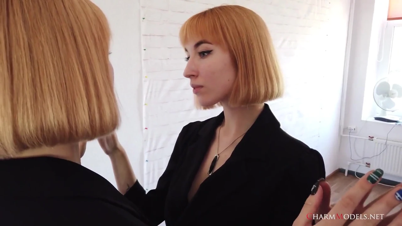 Lilly Mays with the Amazing Body in the Mirror