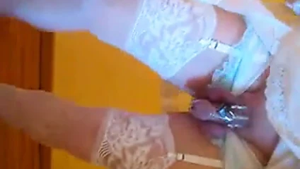 kafes içinde horoz