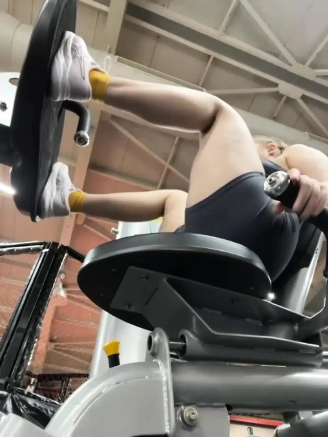 Jucielussie 健身房锻炼