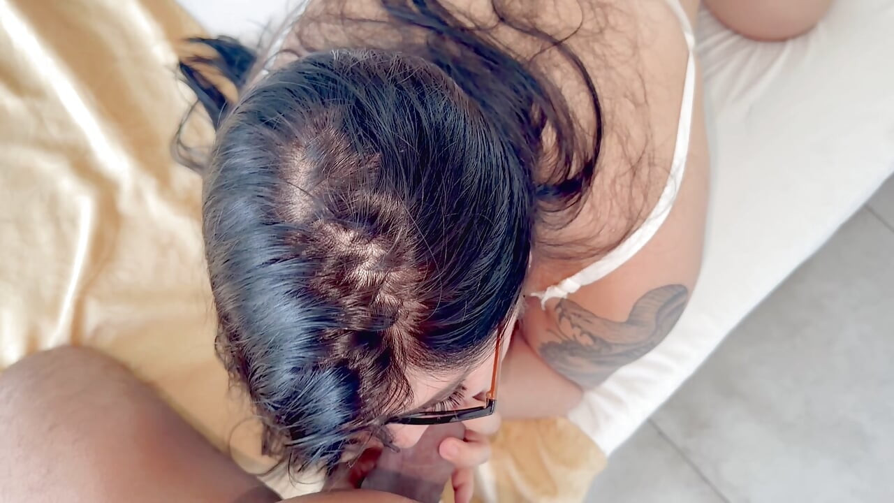 天哪！我好朋友的女友把最后一滴奶从我身上挤出来