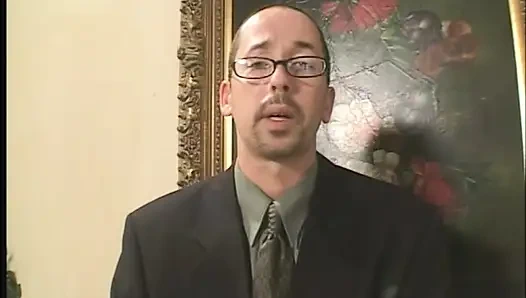 Sarışın güzel memeli gelin yatakta iki kaya sert yarağı emiyor ve sikiyor