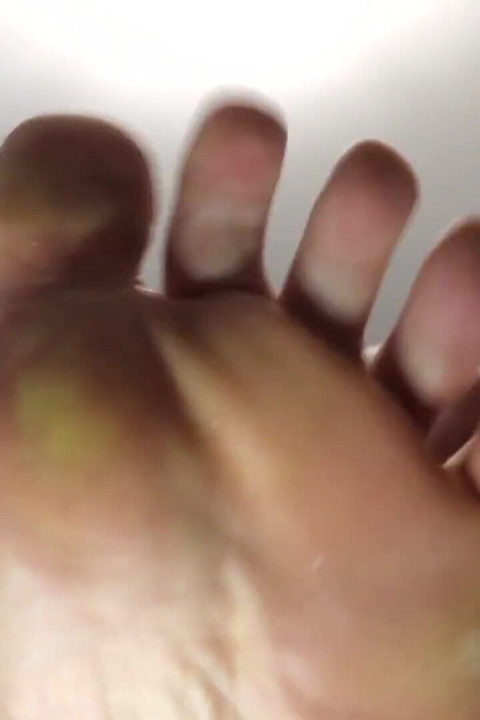 Corrida rápida para mis pies mientras me desbloqueo