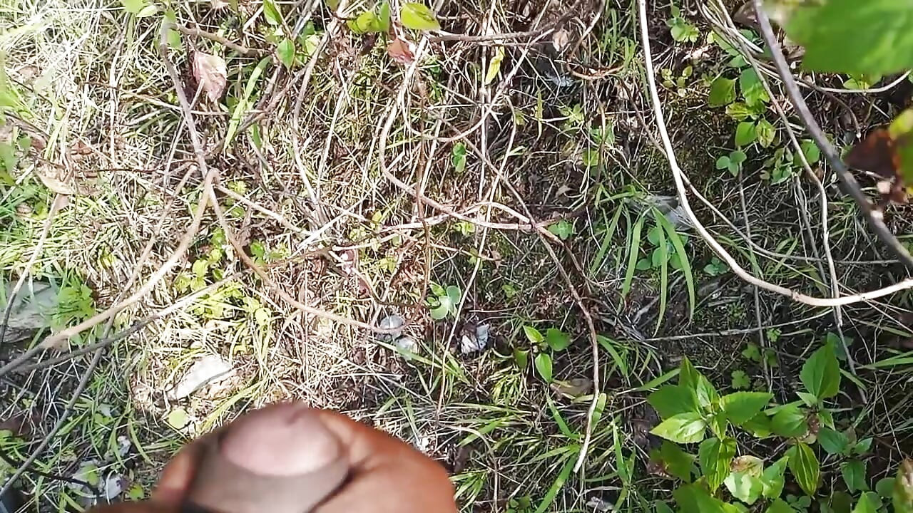 The girl shuddered and ran away from my thick penis and it was fun