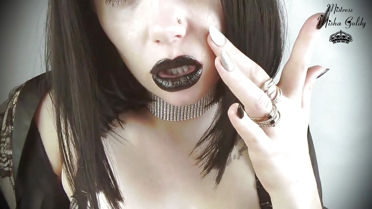 Черни устни дразнят JOI