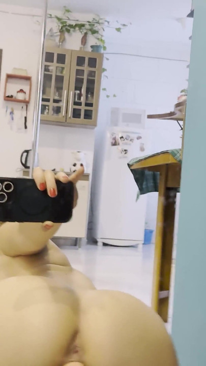 Have You Ever Thought About Getting My Pussy for Christmas? I Masturbated Until I Squirted.