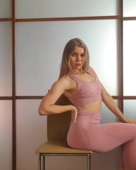 Super sexy pussy stretch big ass babe