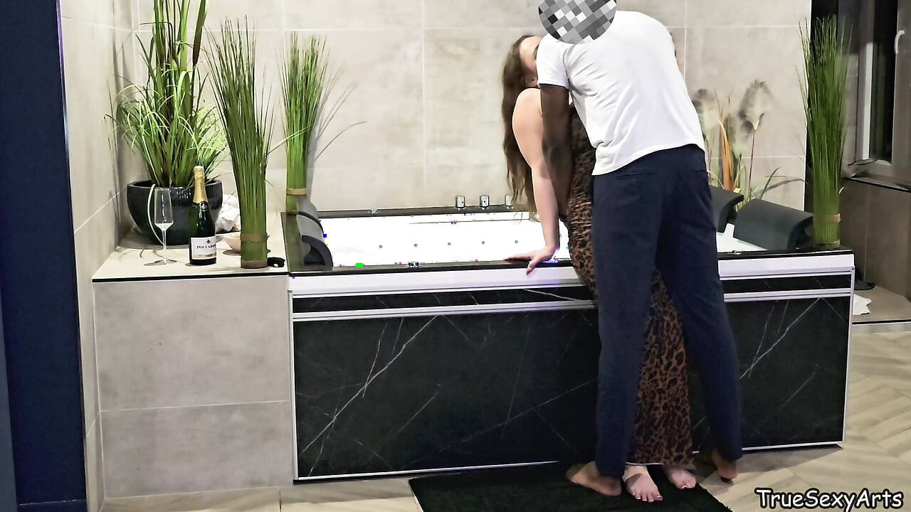 Jacuzzi Suprise for a Hot Voluptuous Brunette - Amber Bloom 4K