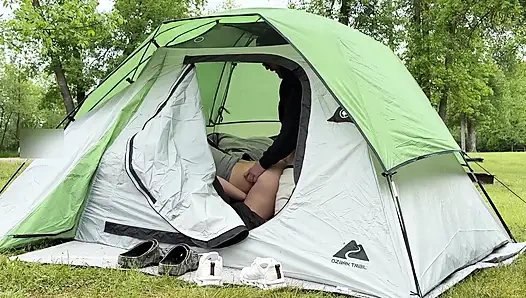 Жена хочет, чтобы за ней наблюдали за трахающейся в парке