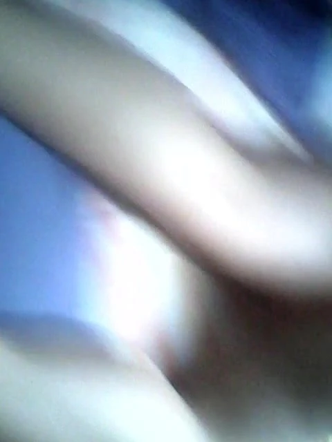 leche en pie de mi jermu durmiendo 12
