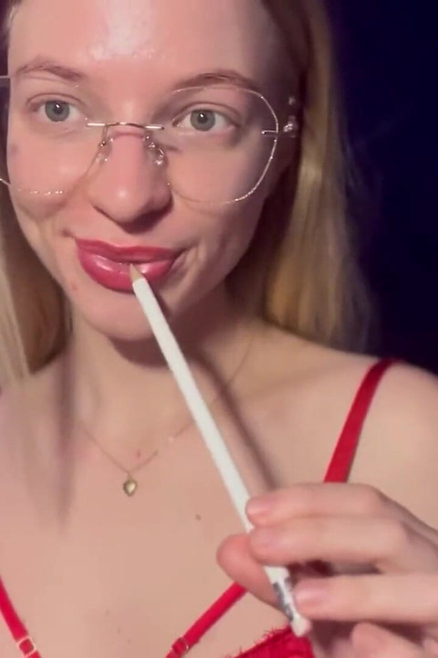 Colega medio te intimida en el trabajo, juego de roles asmr