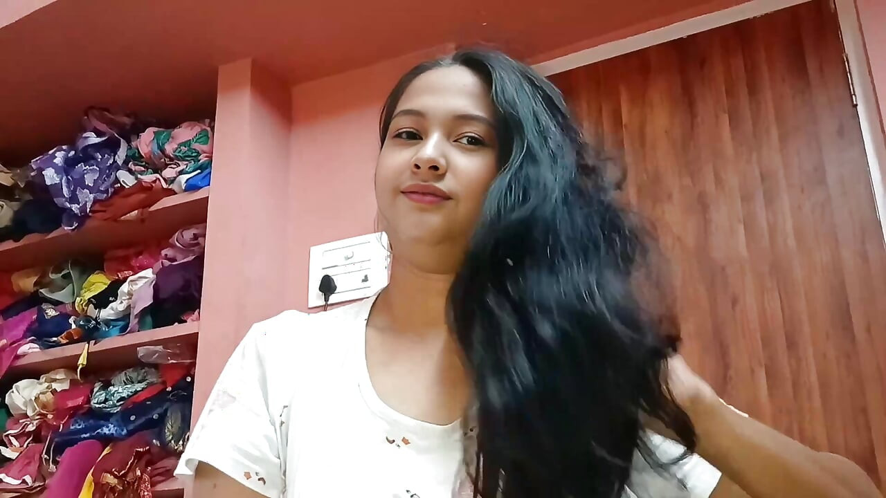 SECRET BLOWJOB DONE BY NEIGHBOUR DESI AUNTY