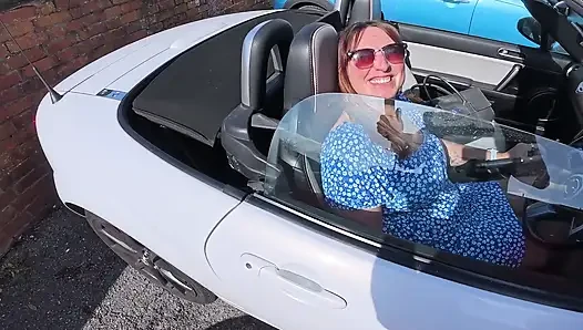 Echte Britische MILF Fährt Mich in Ihrem Auto Und Wichst Mich!