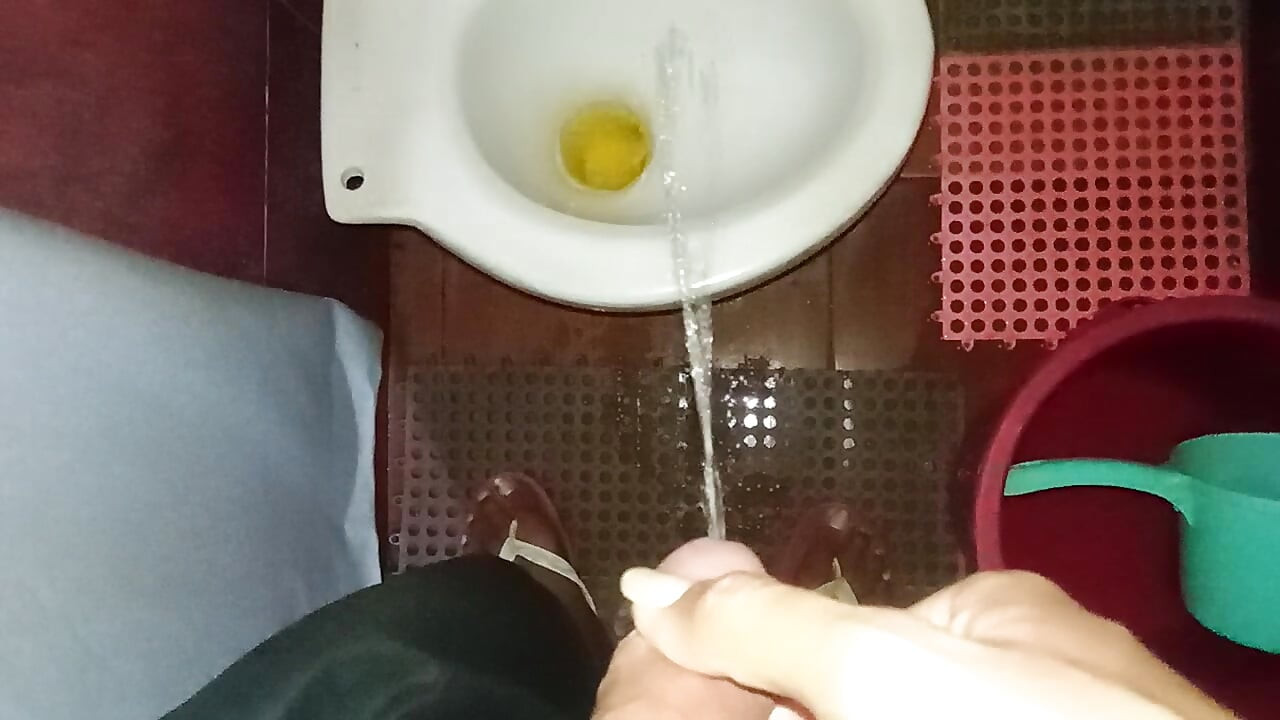 Harden Moj kurac pre nego što piškim