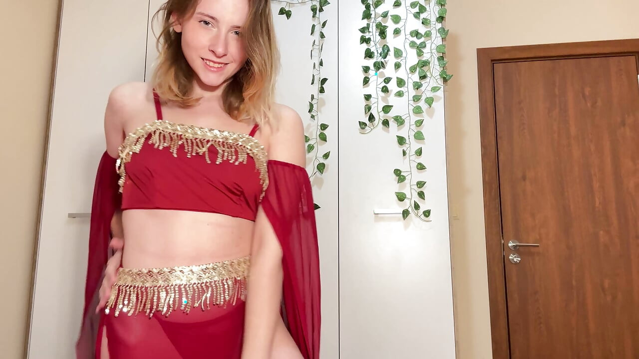 Red Veil pixie harem Whisper - anmutiger strip zur