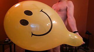 75) Smiley-Ballon-Wichs - wird er knallen? - Ballonknall