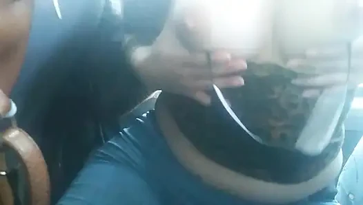 BLOWJOB BUS UMUM DAN PAMER PAYUDARA DAN PANTAT BESAR