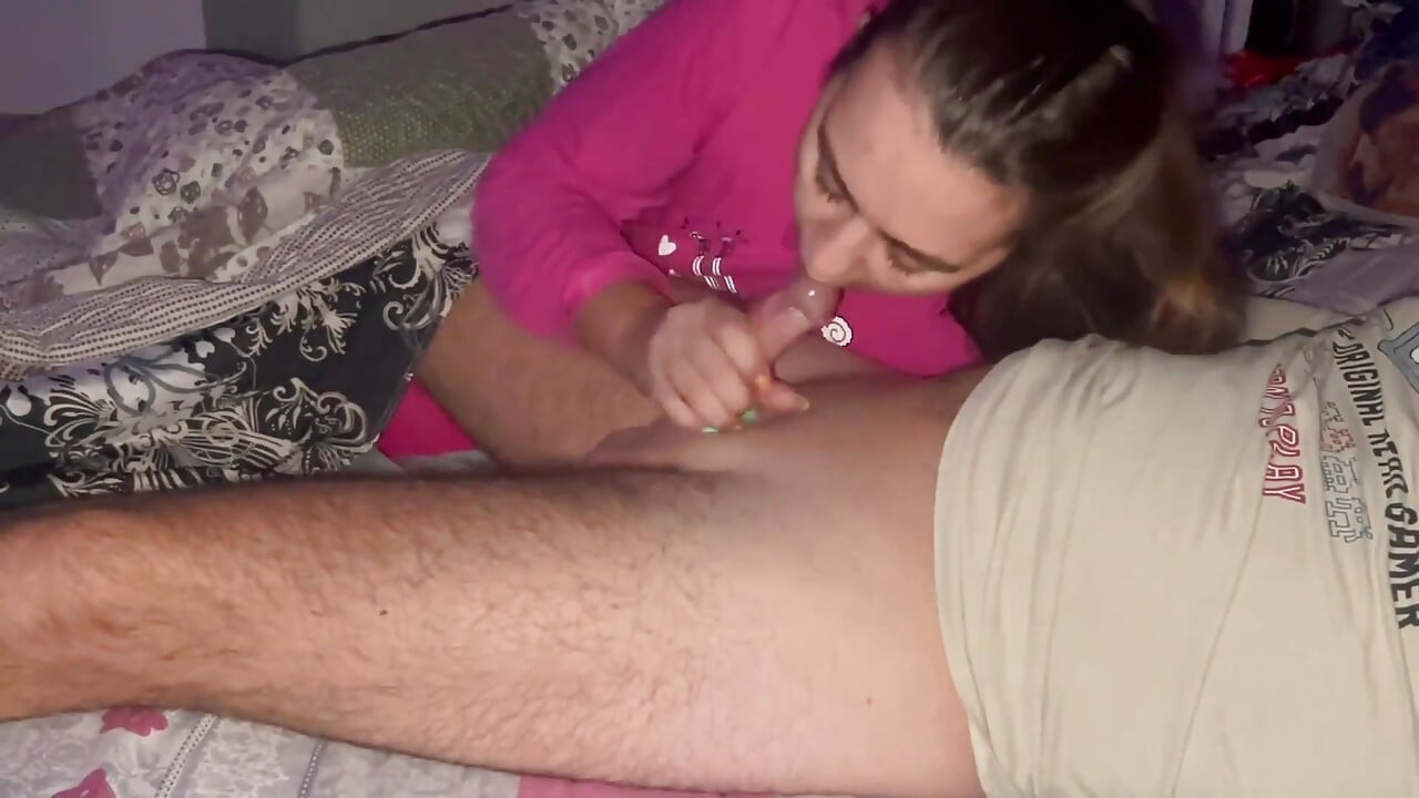Muie de dimineață și spermă în gură. Deepthroat