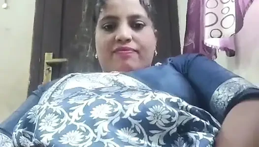 Kendi teyzen sari içinde parlıyor
