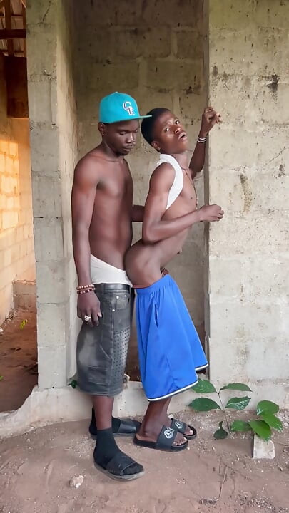 Fuck My Pussy Brutha... Bish Me Out Before My Wife Gets Back
