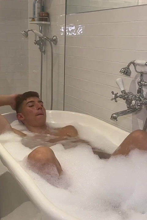 Sensual Diversão No Banho Da Minha Casa - Yasmina Khan