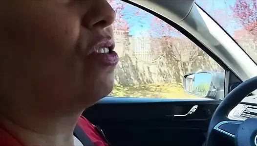 10 minutes of handjob in traffic, public handjob!
