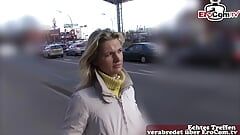 Chica alemana de al lado de la calle hace casting de sexo por primera vez