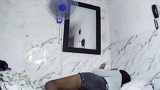 Симпатичная очень сексуальная девушка