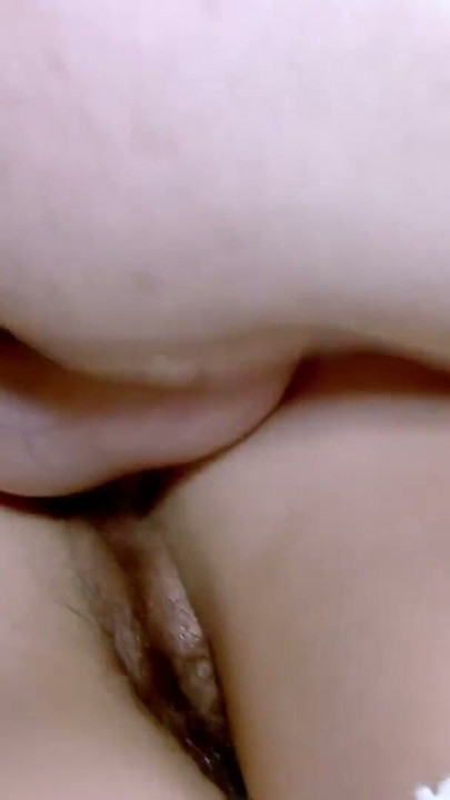 毛茸茸的阿拉伯熟女Ivannah在狂野3P中被双插 | Clip 2