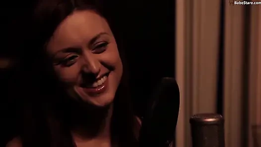 These sexy lesbians show how it's done
