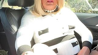 Amateur crossdresser Kellycd2022 ride out in the countryside in sexy white stockings