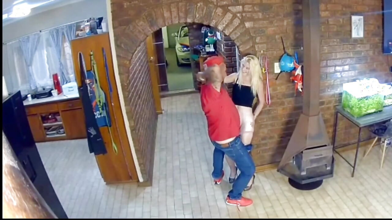 Złapałem męża zdradzającego blondynkę