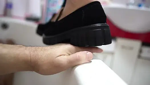 stepping on the hand in the bathtub