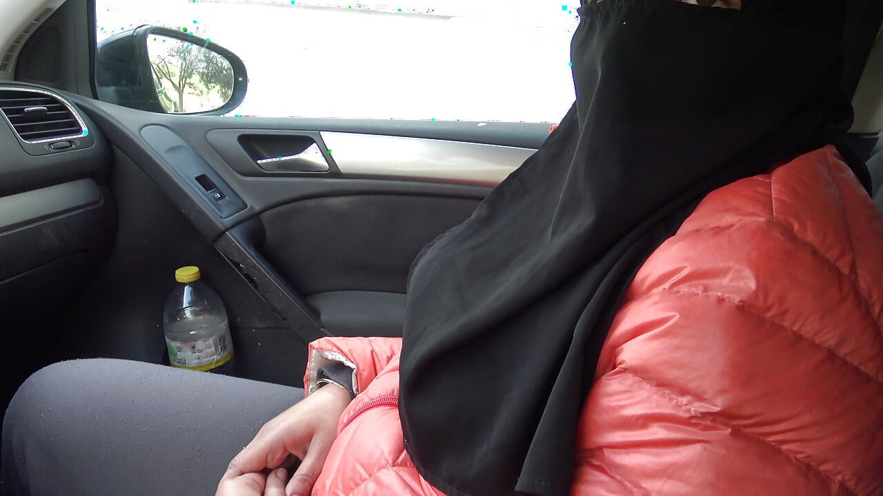 فتاة عذراء حقيقية من أفغانستان تلمس زبا لأول مرة