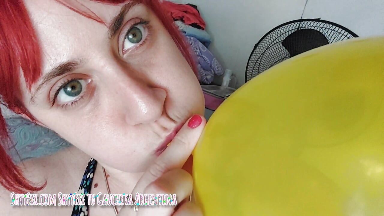 Session Inflating Balloons with Puffy Cheeks!