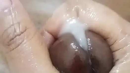 Lund ka pani nikal diya bhabhi ne hila hila kar kala lund pura nichod diya